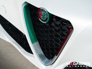 Alfa Romeo Giulia Front V Shield Grill Frame - Carbon Fiber - Italian Theme - Feroce Carbon Alfa Romeo Giulia Front V Shield Grill Frame - Carbon Fiber - Italian Theme - Feroce Carbon
